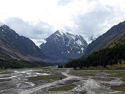 Горный Алтай : Алтаеведение : Долина р.Актру. Гора Кара-Таш. Ледник М.Актру (слева)