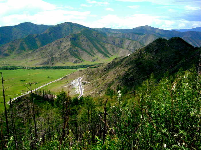 Вид со смотровой площадки на первую петлю перевала Чике-Таман
