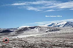 Горный Алтай : Спортивная экспедиция «От барханов до снегов» : У подножья массива Мунх-Хайрхан 4362 м