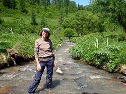 Горный Алтай : Велопоход «Два Алтая» : Приятно охладить ноги в реке!