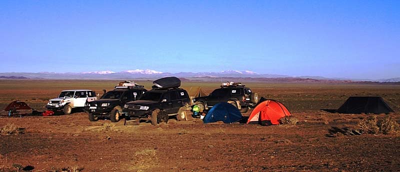 Лагерь в пустыне